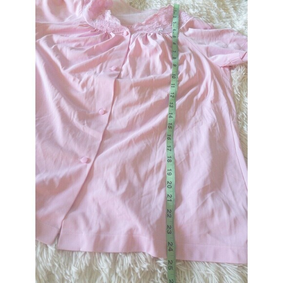 Vintage 70’s Shadowline pink pajama top with embroidered flowers and lace detail - Picture 6 of 8